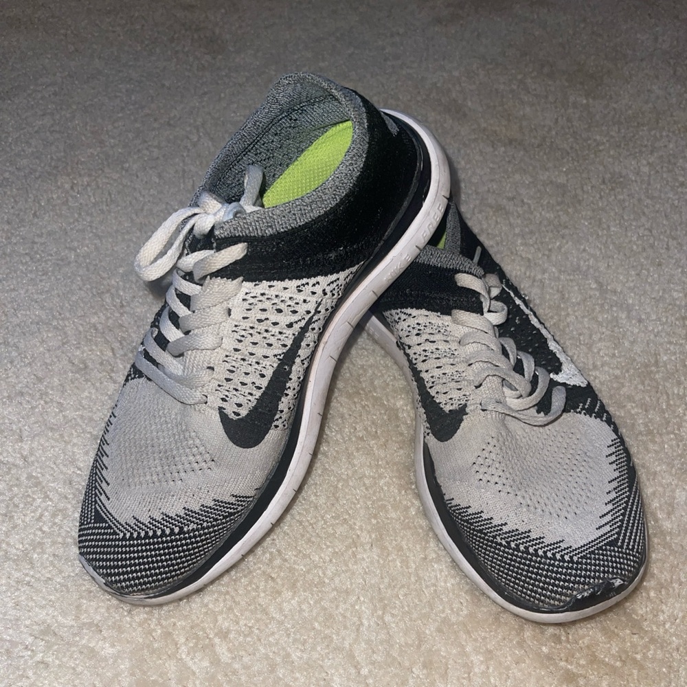Nike Black and Gray Free FlyKnit 4.0 Running Sneakers